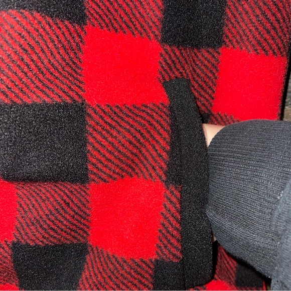 ❤️🖤Chaps Sport Buffalo Plaid fleece vest with long mock neck. Size Large.🖤❤️ - Picture 8 of 10